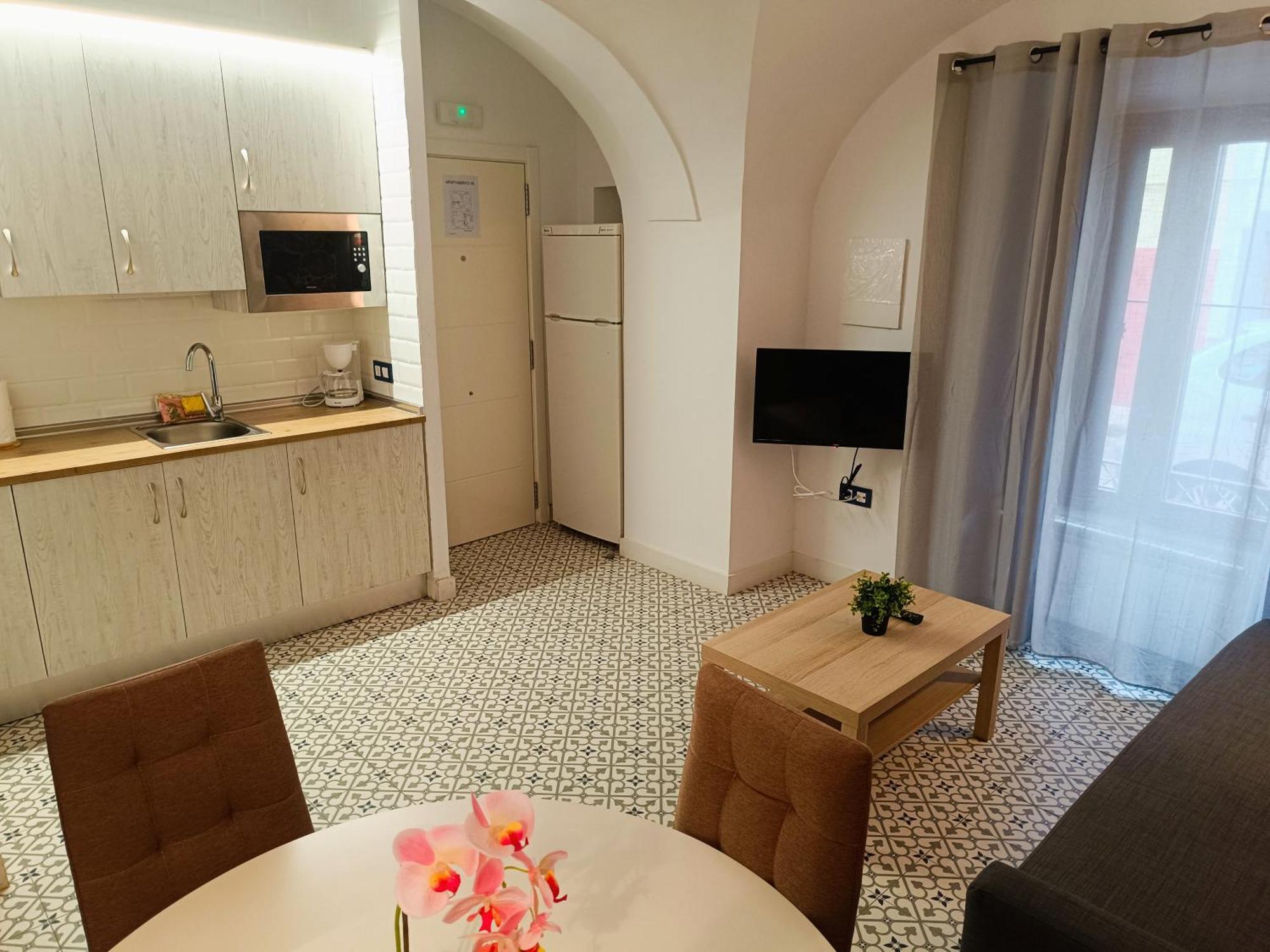 Al-Qazeres Suites Касерес Экстерьер фото