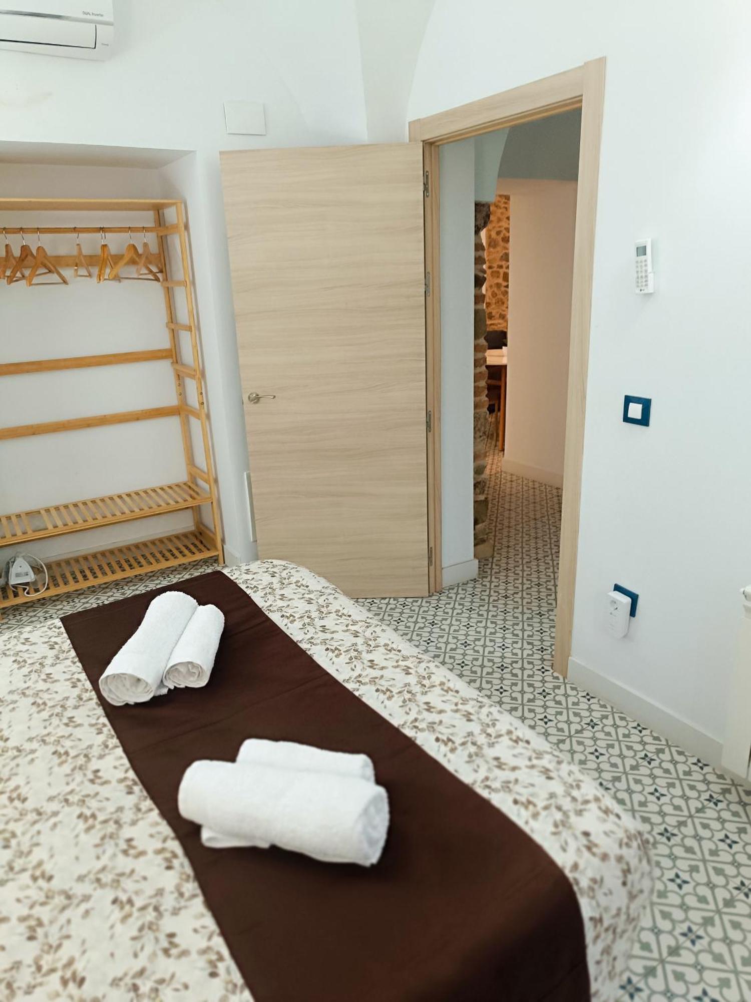 Al-Qazeres Suites Касерес Экстерьер фото