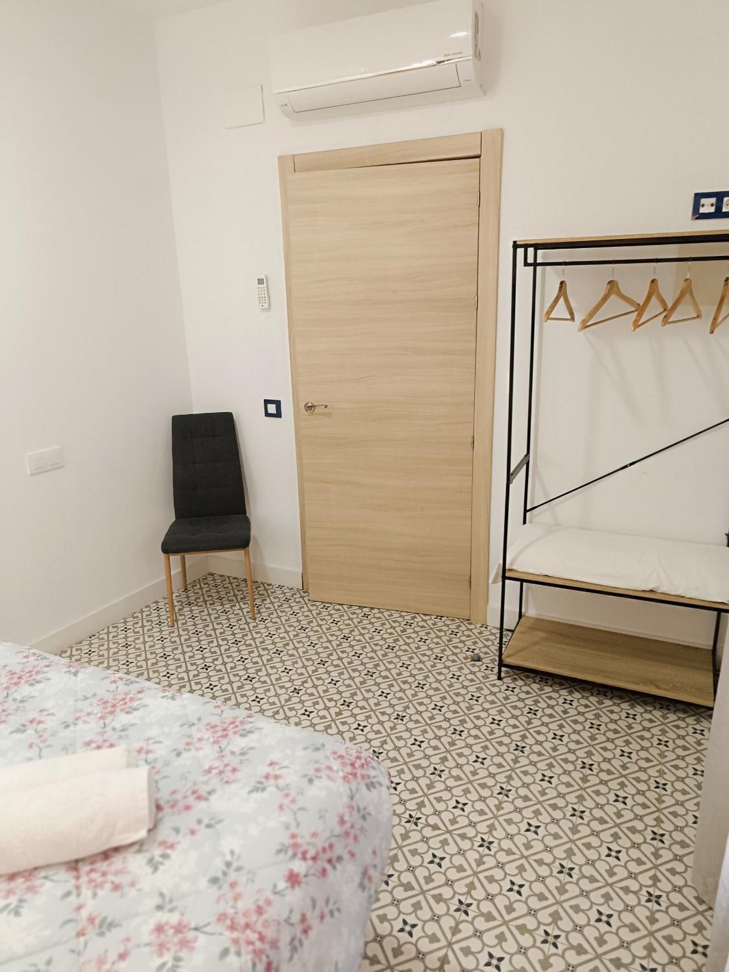 Al-Qazeres Suites Касерес Экстерьер фото